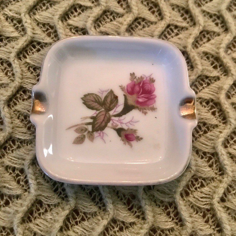 Vintage Miniature Portable Ash Tray